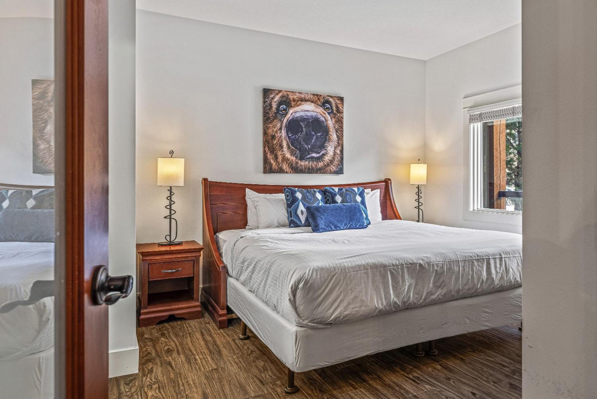 Family Fun Splash & Relax Apartment Canmore